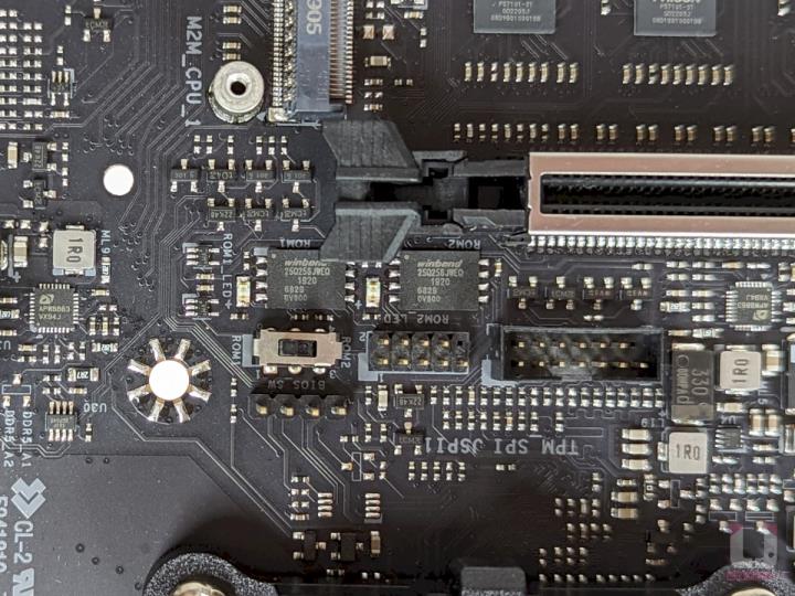 BIOSTAR X670E VALKYRIE 女武神主机板开箱评测