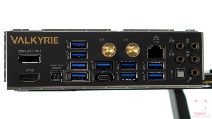 BIOSTAR X670E VALKYRIE 女武神主机板开箱评测