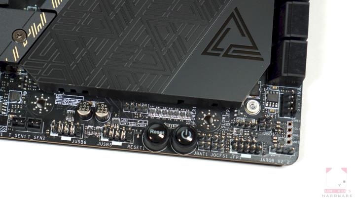 MSI MEG X670E ACE 主机板开箱评测
