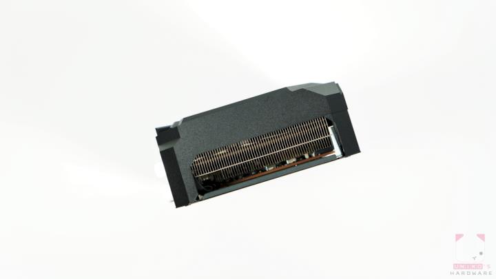 ROG Strix Radeon RX 6600 XT OC 显示卡评测开箱