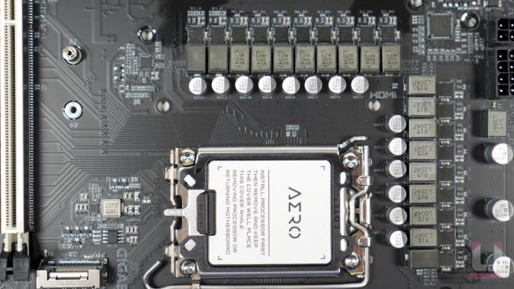 GIGABYTE Z690 AERO G DDR5 主机板开箱评测