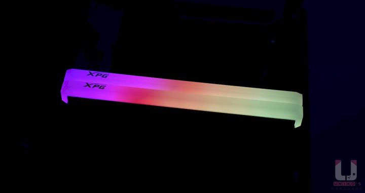 轻鬆超频到 3800！XPG SPECTRIX D45G PRO DDR4 RGB 电竞记忆体评测开箱