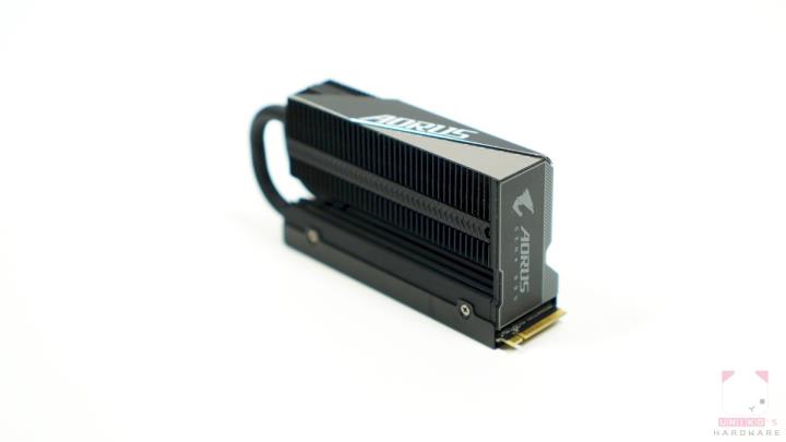 AORUS 7000s Prem. PCIe Gen4 M.2 SSD 评测开箱