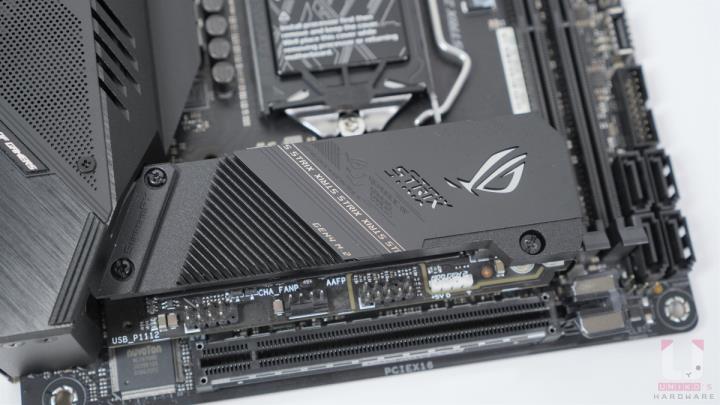 ROG STRIX Z590-I GAMING WIFI 评测开箱，内建 Thunderbolt 4 强悍的迷你小主机板