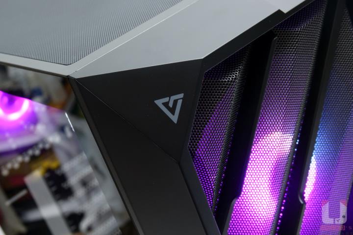 安钛克 Antec NX700 机壳开箱测试