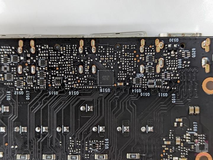 MSI GEFORCE RTX 3050 GAMING X 8G 显示卡评测开箱