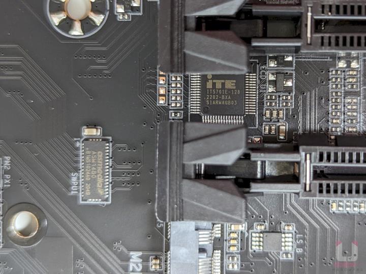 X670E AORUS MASTER 主机板开箱评测