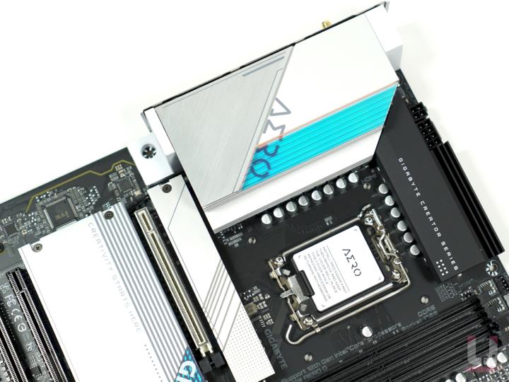 GIGABYTE Z690 AERO G DDR5 主机板开箱评测