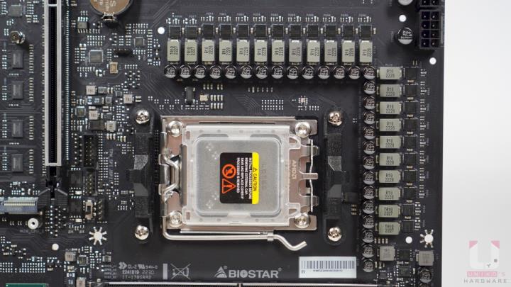 BIOSTAR X670E VALKYRIE 女武神主机板开箱评测