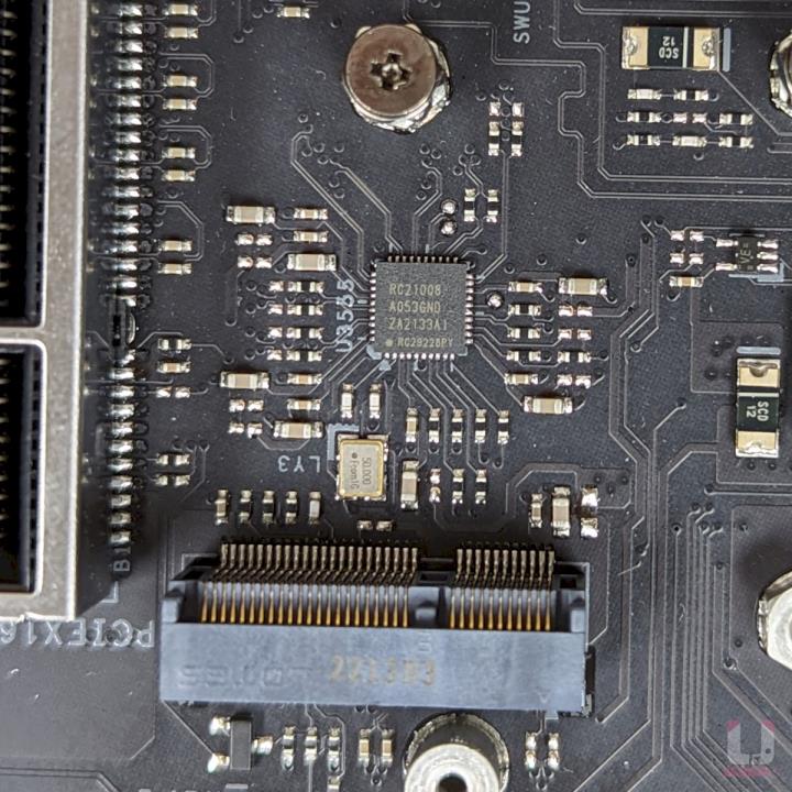 BIOSTAR X670E VALKYRIE 女武神主机板开箱评测