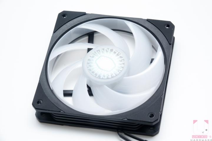 Cooler Master MASTERLIQUID PL360 FLUX 开箱测试