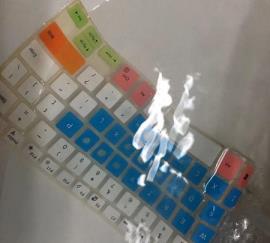 键盘膜怎么贴详细方法