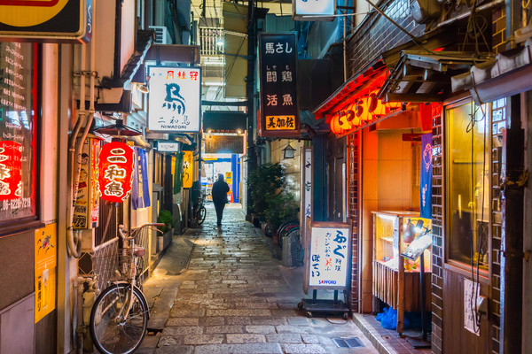ps用LR调出电影冷暖风格街道效果