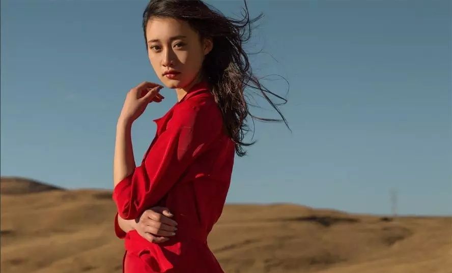 Photoshop调出外景人像照片青绿色效果