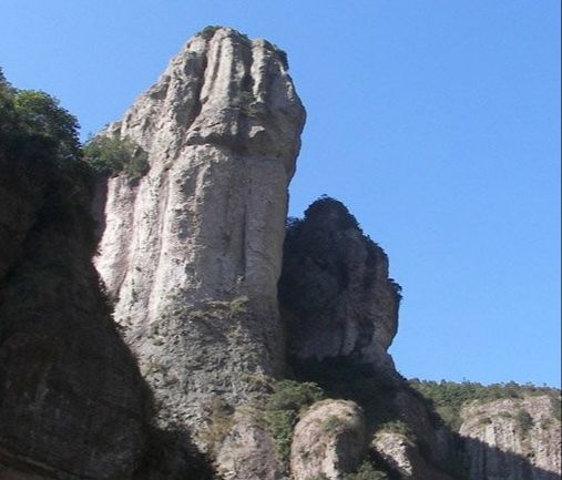 PS合成人脸山效果