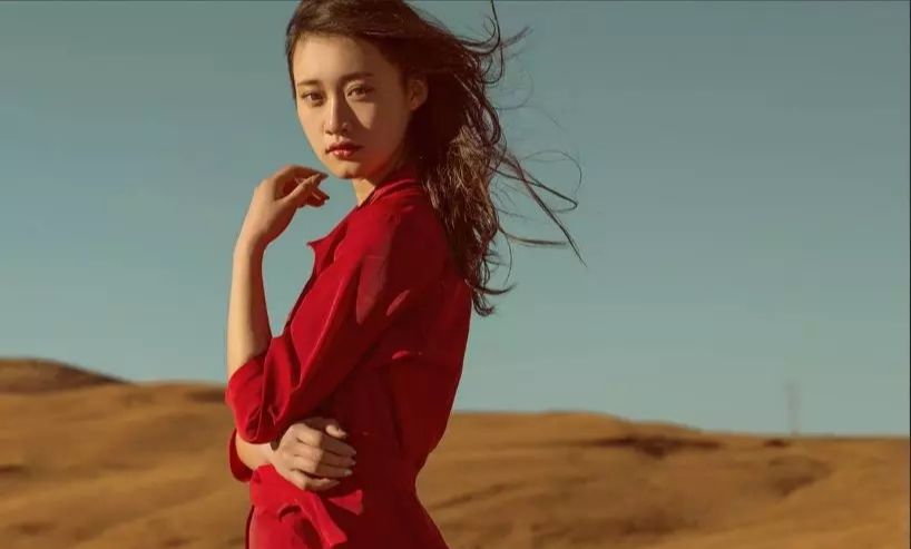 Photoshop调出外景人像照片青绿色效果