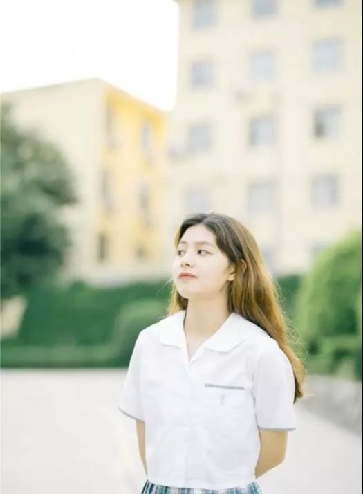 Photoshop调出外景人像暖色淡雅效果