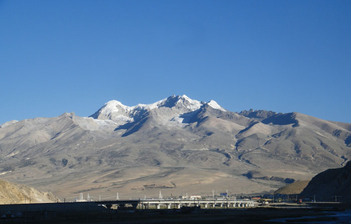 ps cc合成雪山后的月亮场景方法