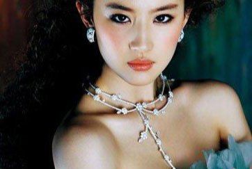 ps斗转星移合成刘亦菲到性感女战士身上